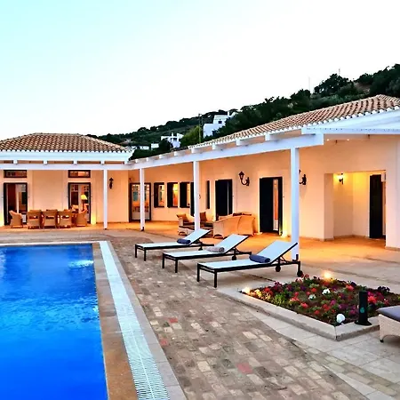 Sports And Leisure Villa *